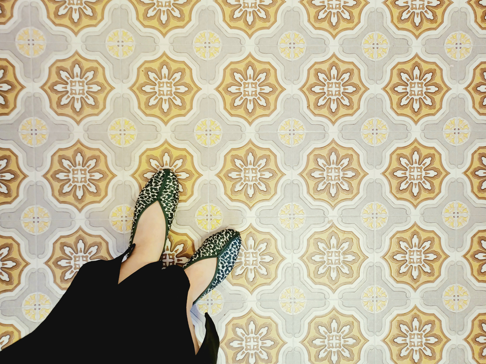 店内には台湾を感じるモチーフがちらほら。レトロな床もかわいい！