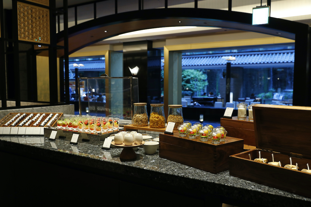 ランチビュッフェは平日3740円、土・日曜、祝日4180円