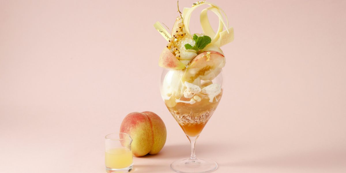 JR京都駅直結「パティスリー＆カフェデリーモ」で桃づくしのパフェ・桃ブランを実食