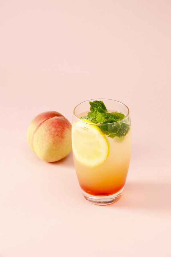 モモレモンフィズ 単品880円 パフェとのマリアージュセットの場合2970円