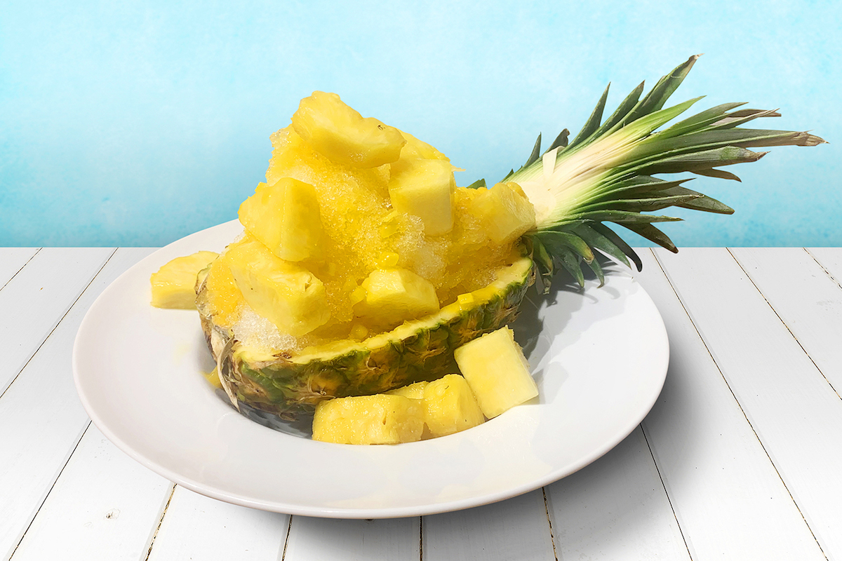 「丸ごとパイナップルボート」1500円