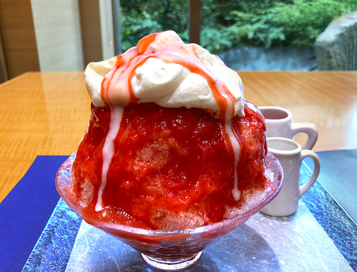 「イチゴ 〜コンフィチュールと練乳ソース ミルクアイスを閉じ込めて〜」 2200円(サービス料込)