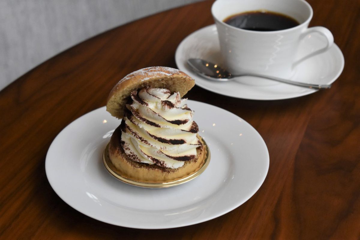 「マリトッツォ ティラミス」 400円　※特別に館内で撮影