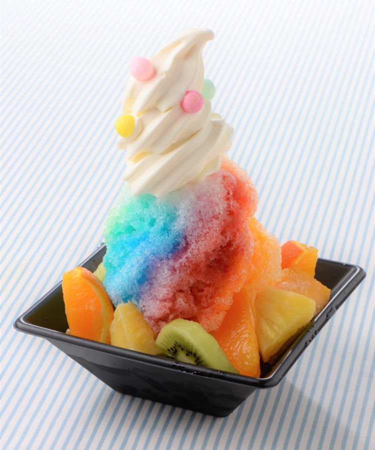「ふわふわレインボーかき氷」1700円