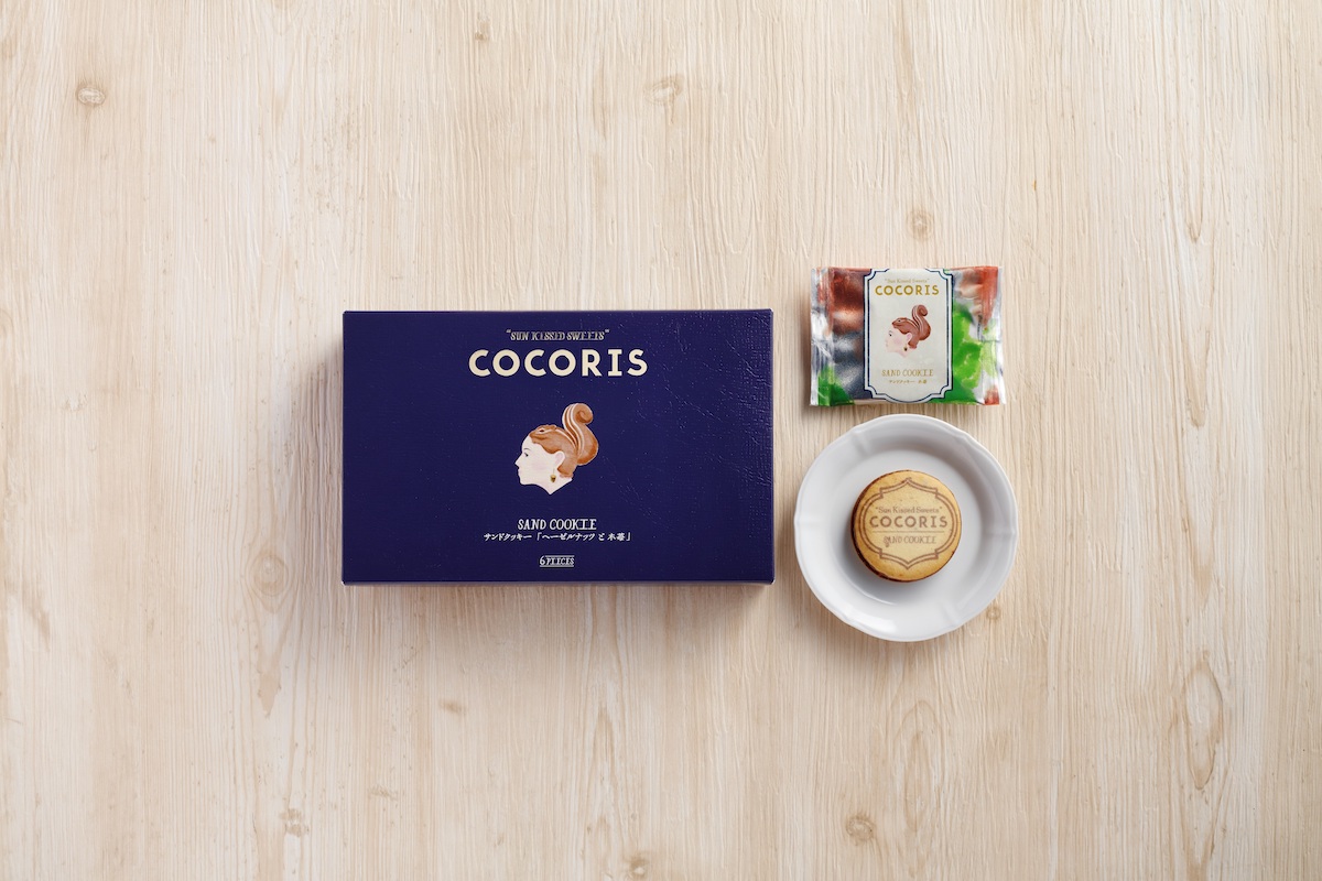 「サンドクッキー ヘーゼルナッツと 木苺」