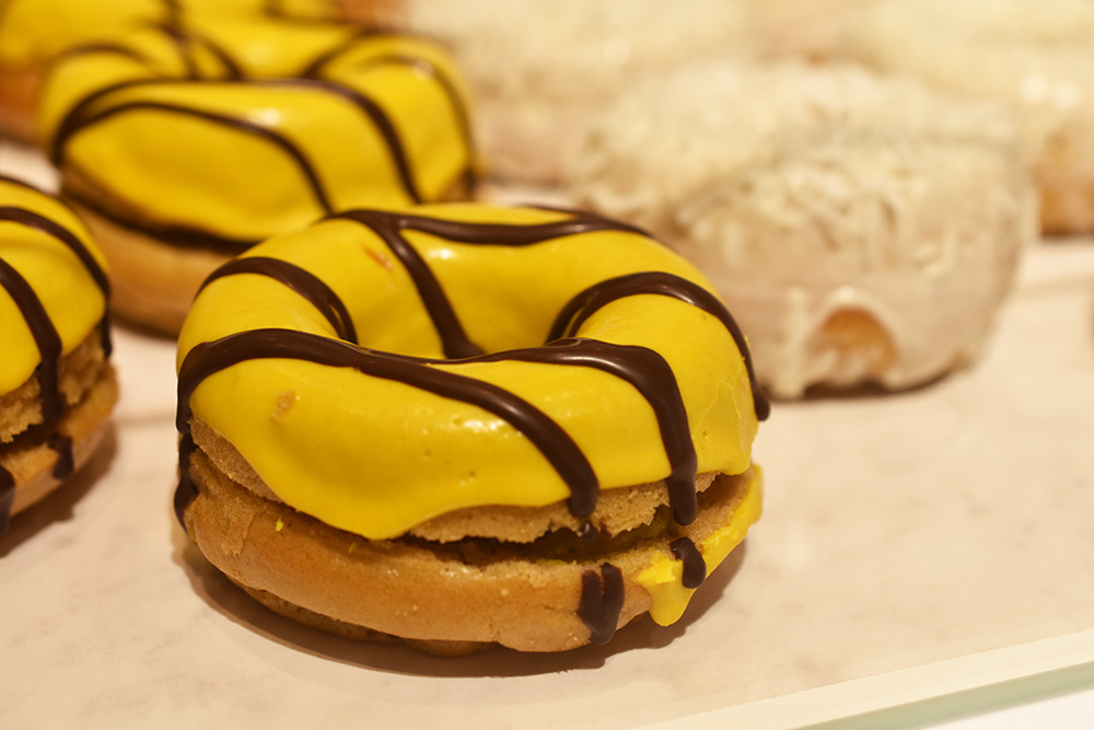 「チャーリー・ブラウンの“LET’S GO”ドーナツ」418円