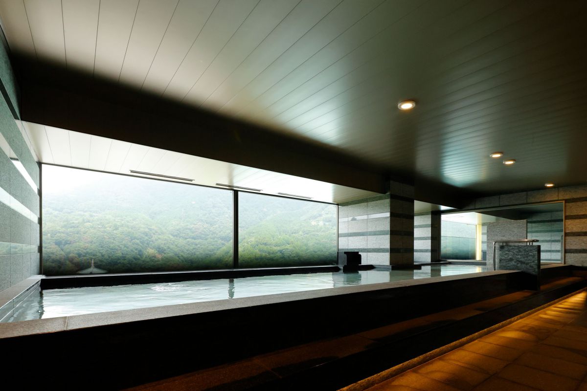  男女とも、屋内風呂、半露天風呂があります。こちらは男性用です