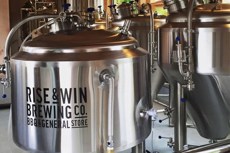RISE ＆ WIN Brewing Co. BBQ ＆ General Store