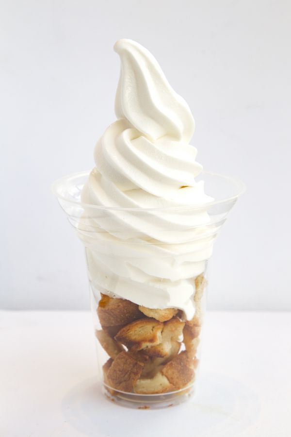 プレミアム パン de ソフト450円。中はハニートースト