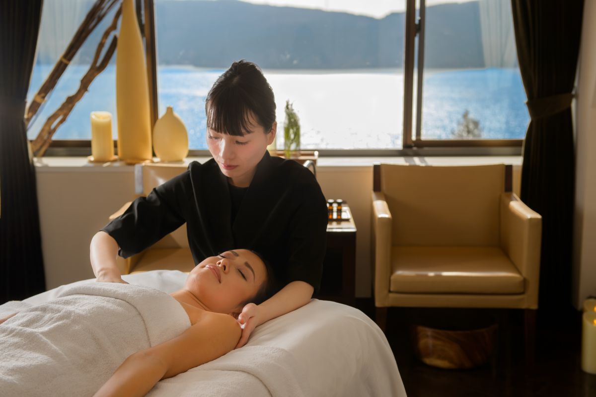 芦ノ湖のパノラマビューが望めるスパです