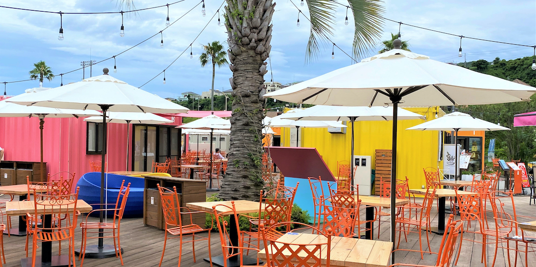 どれ食べようか迷っちゃう！南国ムード満点の淡路島・集合型グルメスポット「淡路シェフガーデン」