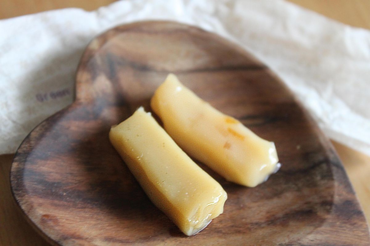 滑らかなくちどけがクセになる生キャラメル（左）グリーンティー（右）レモン