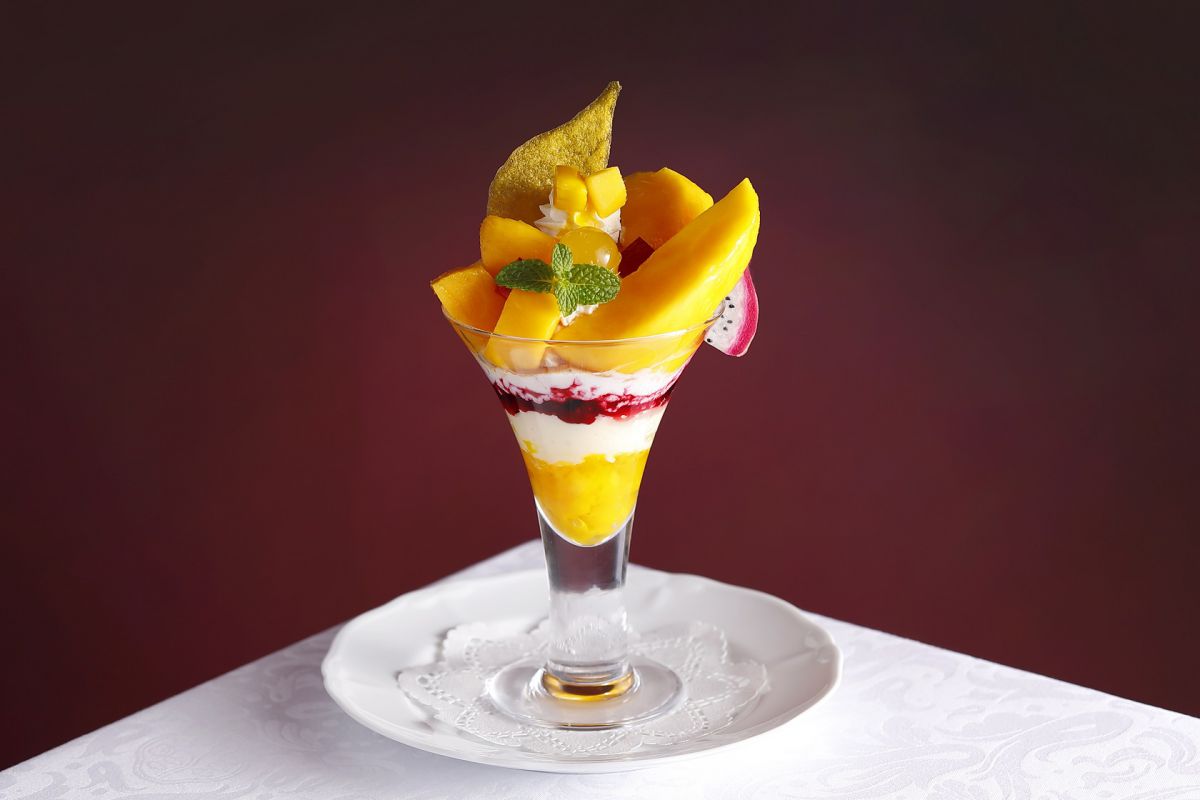 「沖縄県 宮古島産“キーツマンゴー”のパフェ」2800円