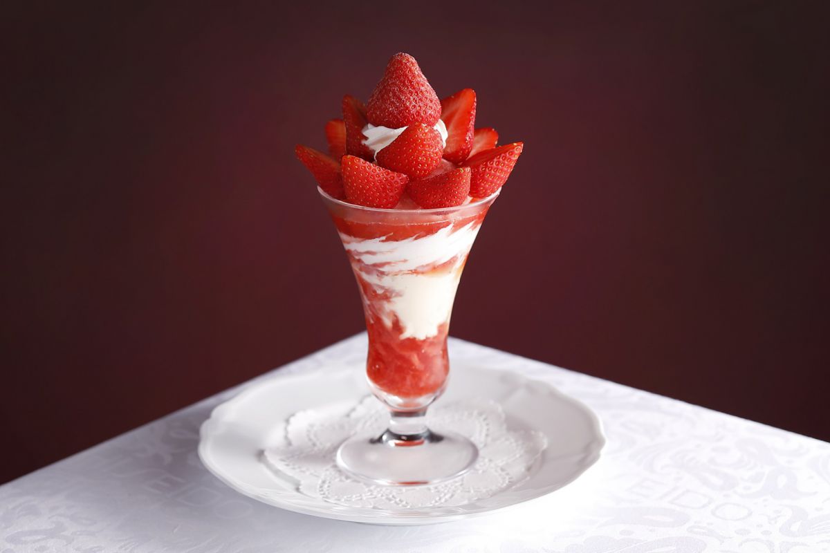 「長野県産 信州畑工房“恋姫”のストロベリーパフェ」2100円