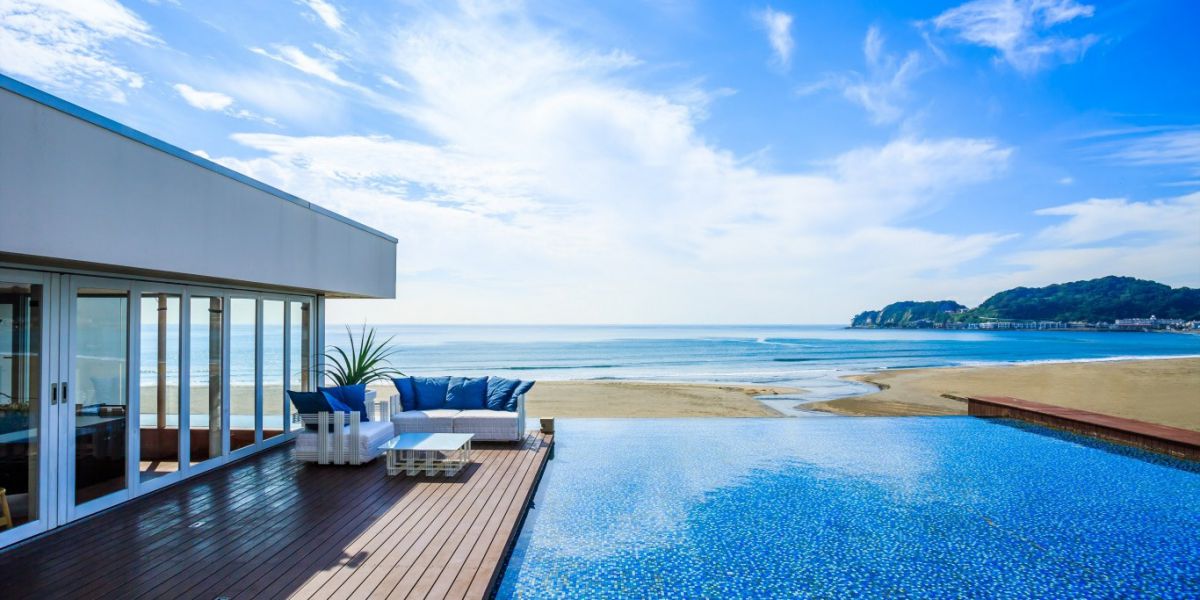 【2021】夏期限定！“鎌倉で最も海が近い”シービューレストラン「アマンダンブルー鎌倉」で湘南フレンチを♪