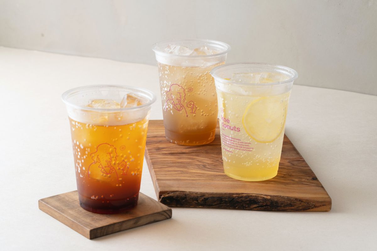 写真左から「自家製クラフトコーラ」「自家製ジンジャーエール」「自家製レモネード」（各495円）