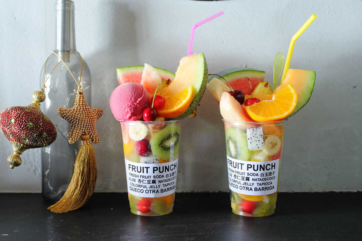 右から「フルーツポンチ」1200円、「フルーツポンチ＋ジェラート」1600円
