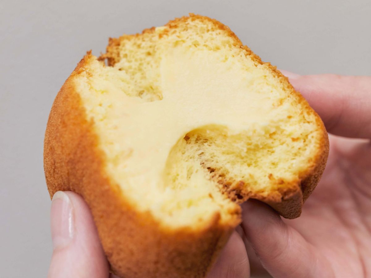 少し力を入れただけでスポンジに指がめり込んでしまうほど、ふわっふわ♪