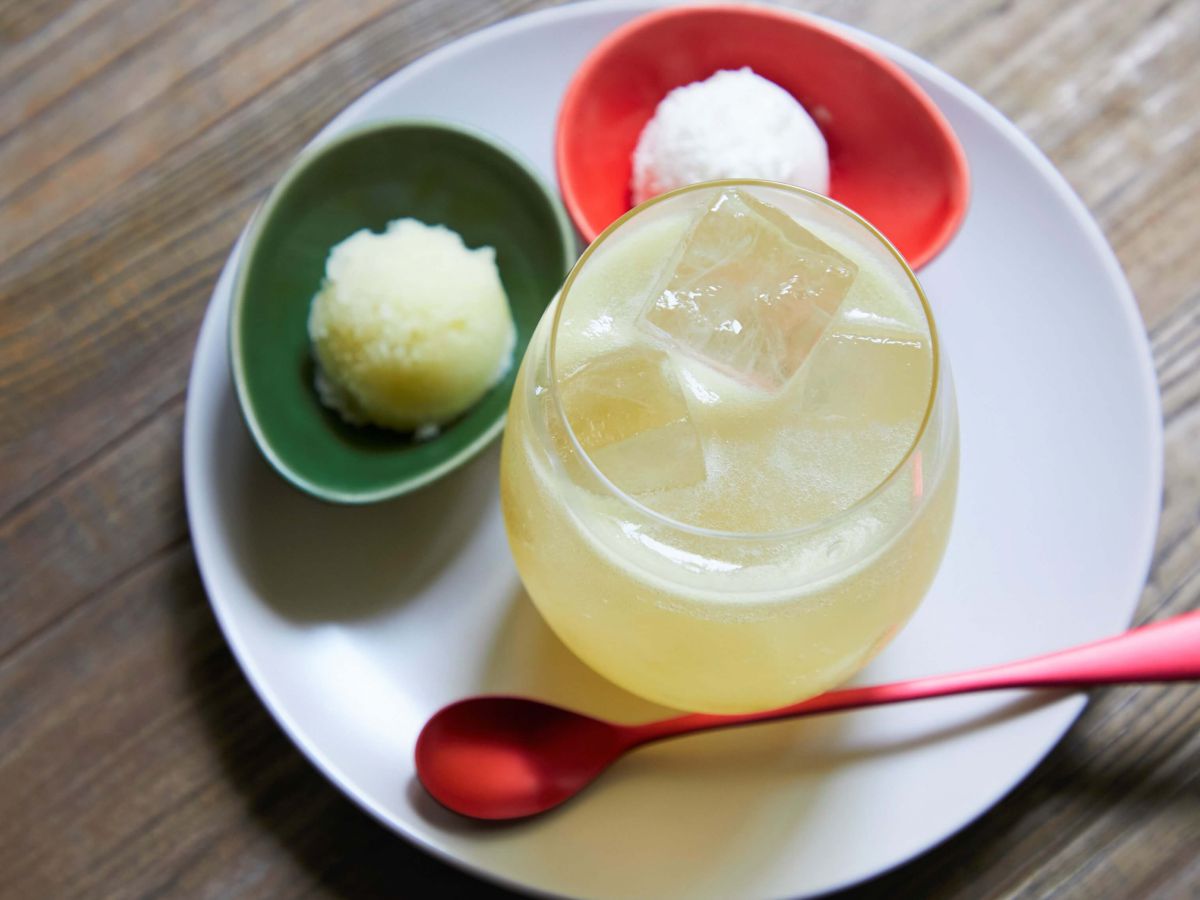 果汁100％のメロンソーダ 800円　※ノンアルコールです