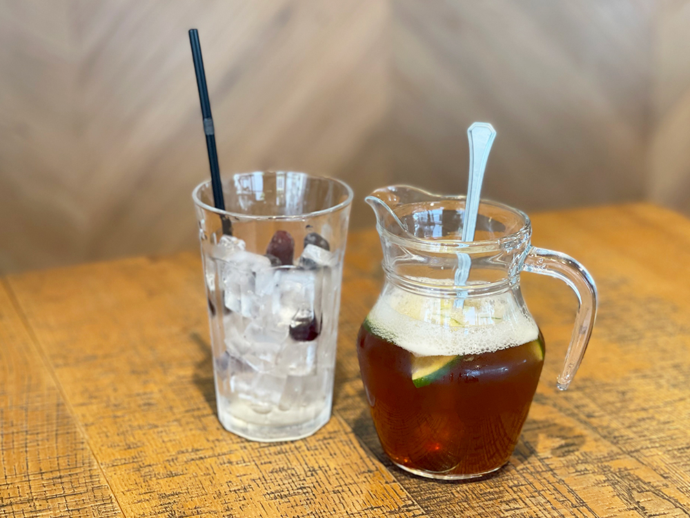 「ティーソーダ シャルドネダージリン」 セットオプション 220円（単品803円）