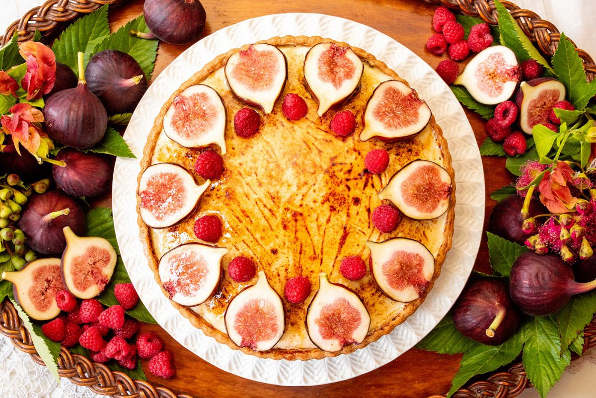 「イチジクとシブーストクリームのタルト」ピース702円、ホール（25cm）7020円