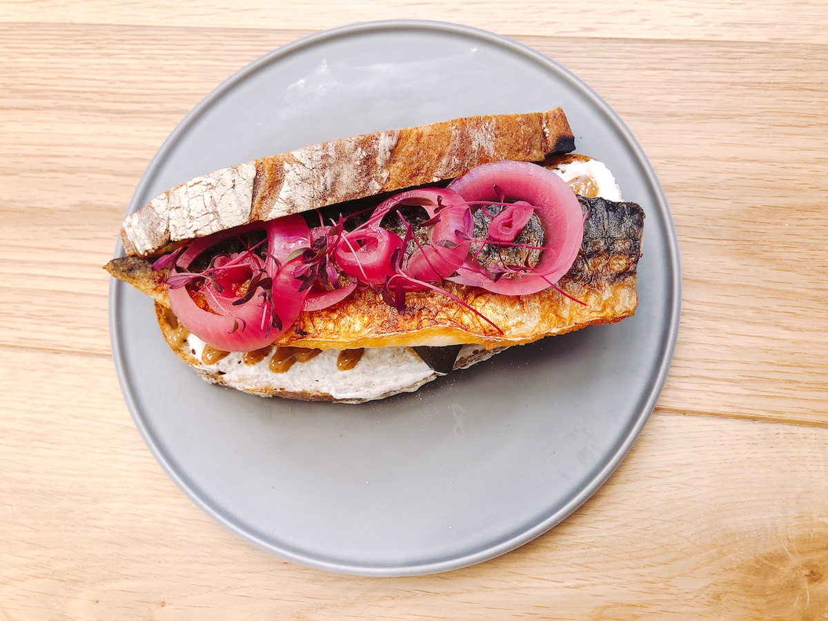 「サバのサンドイッチ」1500円