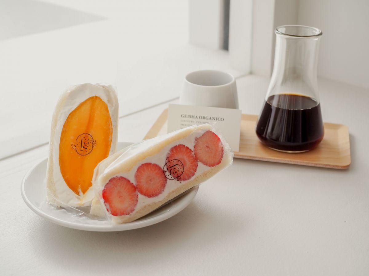 「FRUITS SAND」440円～