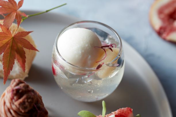 「洋梨と白ワインゼリー」