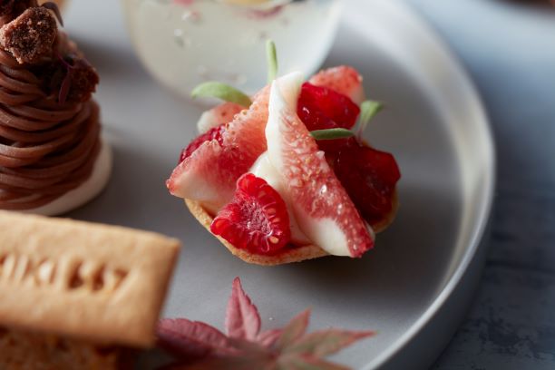 「ラズベリーとイチジクのタルト」