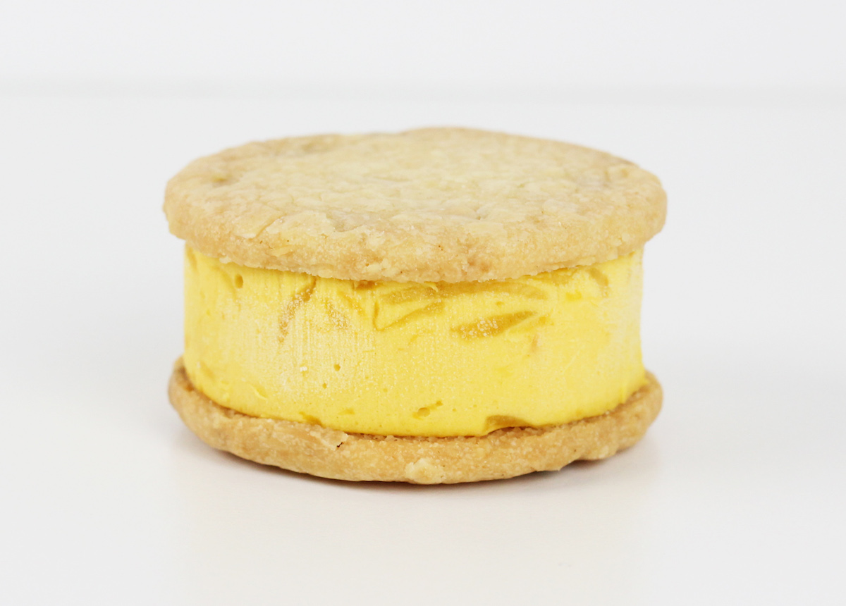 マンゴー　560円