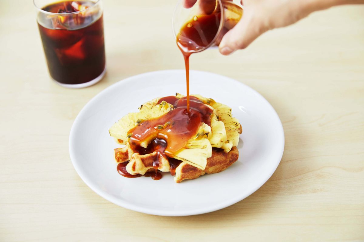 「ワッフルプレート パイナップル & パッションクリーム」770円