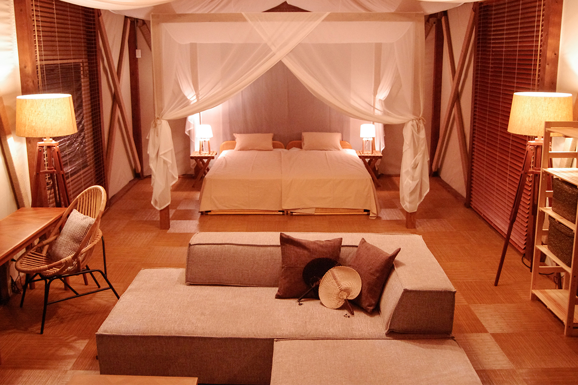 プール付き「サファリテント」は２棟（定員2～6名、ベッド2台）