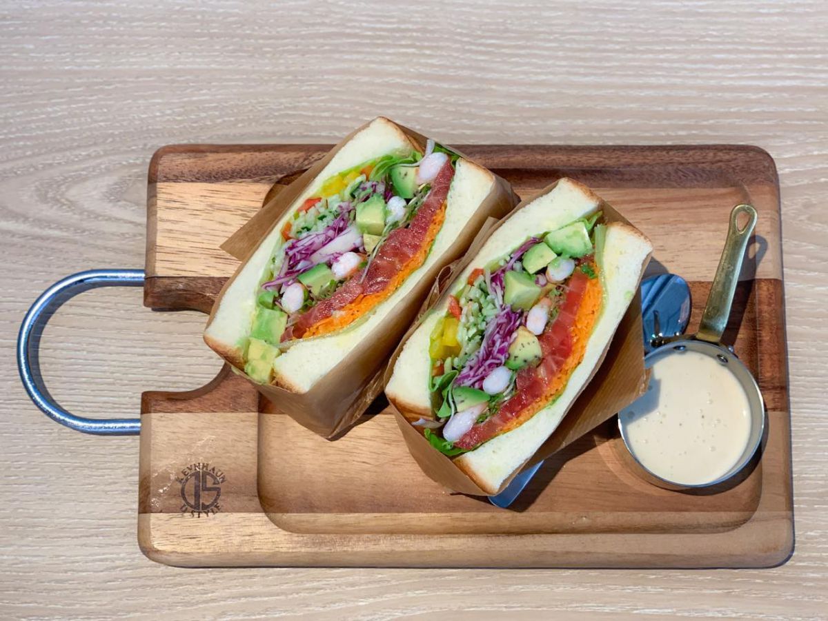 エビアボカドサンド　1210円