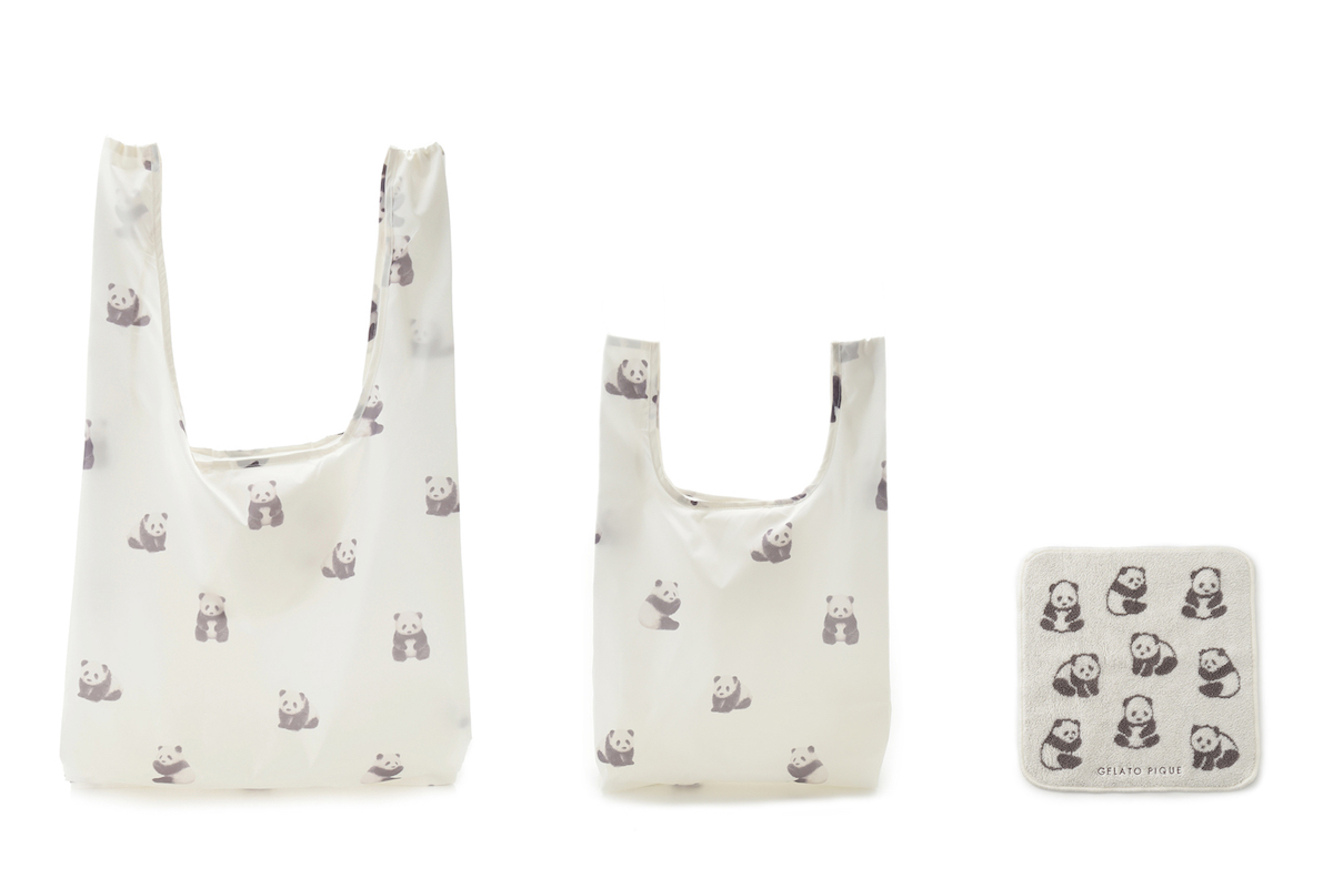 （左から）「パンダモチーフエコバッグ」1650円、「パンダモチーフスモールエコバッグ」1320円、「パンダモチーフハンドタオル」1100円
