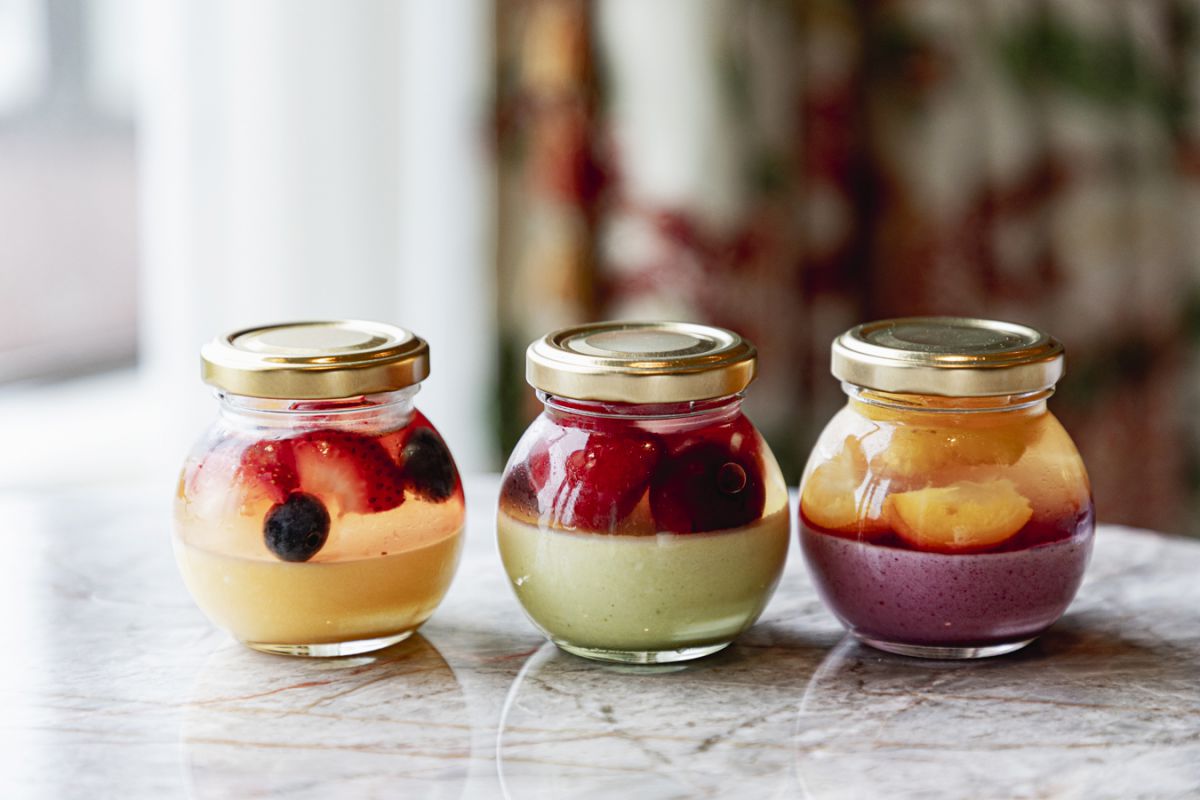 「fu-RIN」各750円。左から、瀬戸内レモン＆フルーツ、ピスタチオ＆フルーツ、カシス＆フルーツ。9月20日まで発売