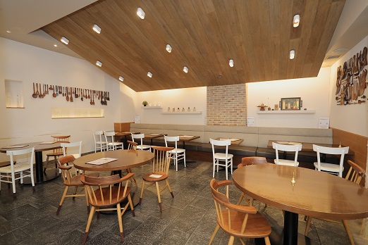 T’s Restaurantの内観