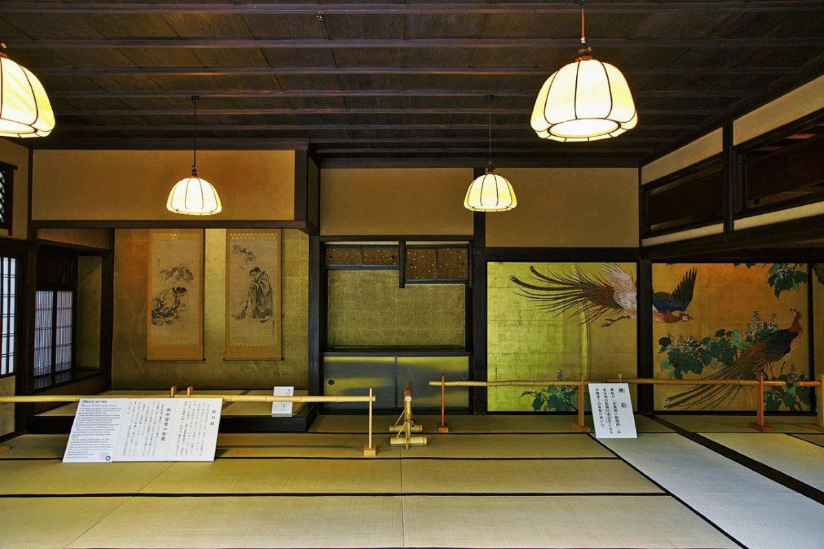 襖絵が見事な「松の間」