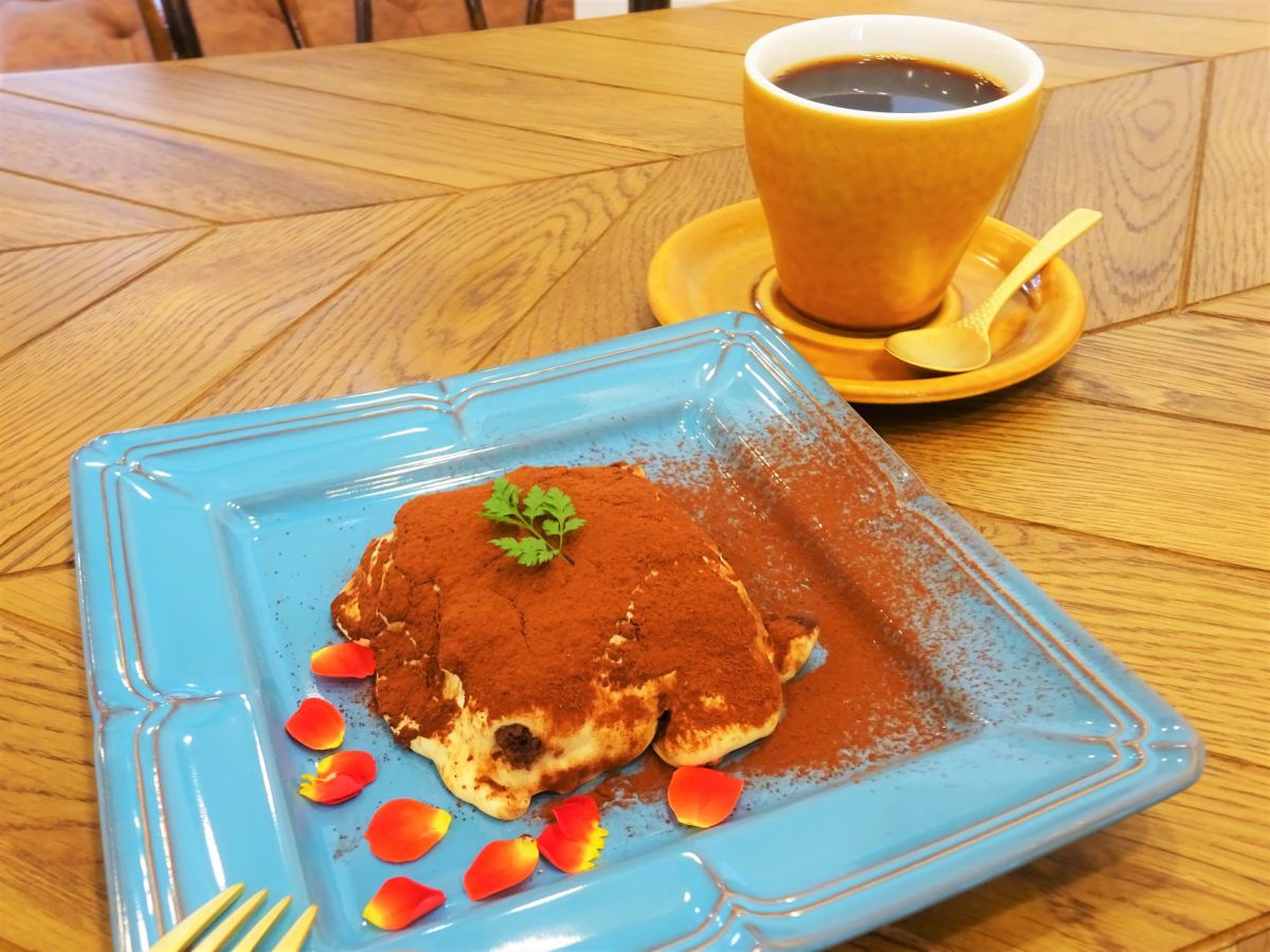 「ティラミス」660円、「コーヒー」500円　