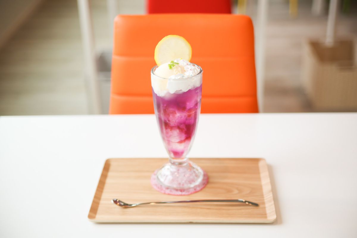 BCS（バイオレットクリームソーダ）600円