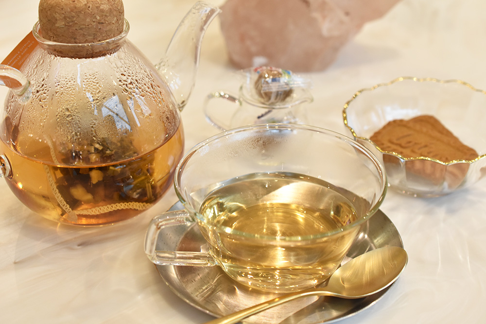 「9種類から選べるホットティー」880円