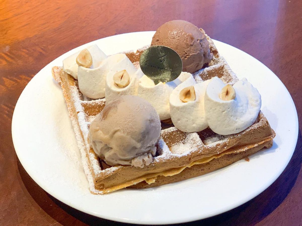 マルコリーニ ブリュッセルワッフル 「マロン ジャンドゥーヤ」1320円　※ラム酒使用　アルコール度数約0.6％