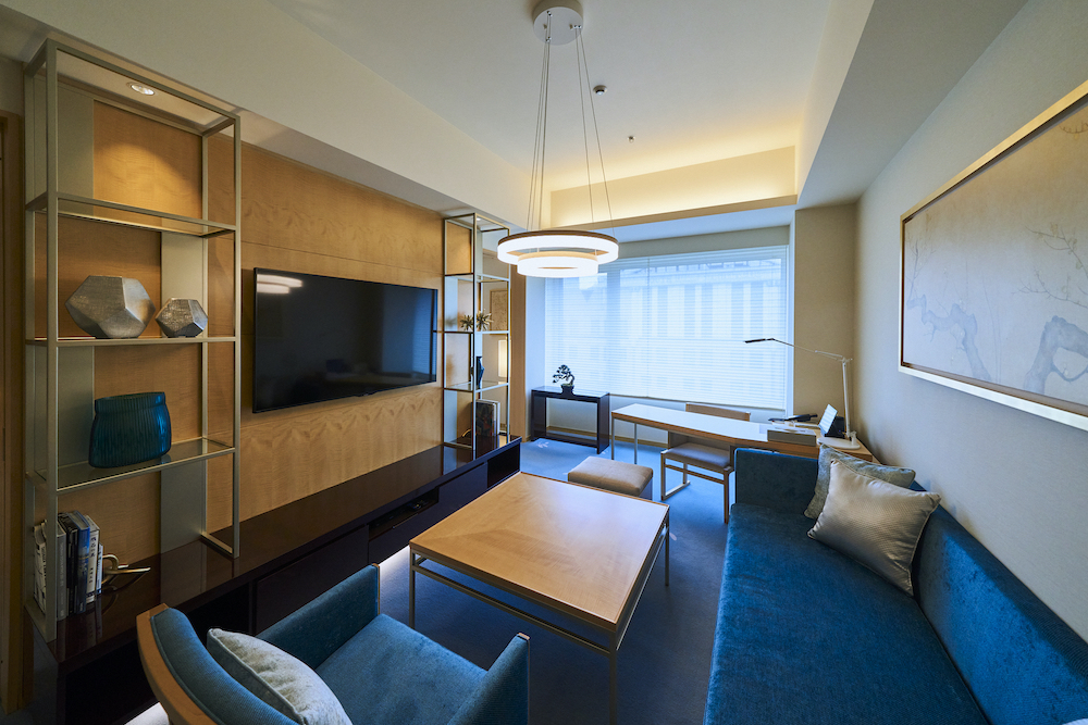 「シーズナルスイート：ウィンター（冬）」のリビングルーム