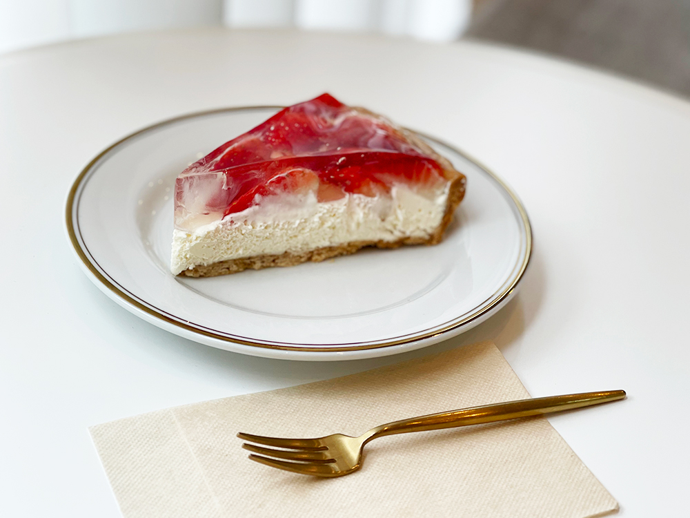 「苺のチーズパイ」750円
