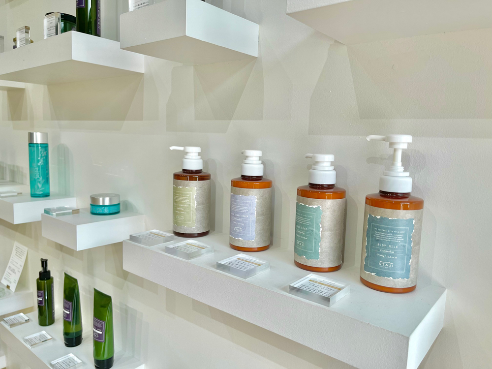 Osmanthusシリーズ「ボディミルク」、「ボディソープ」各2530円