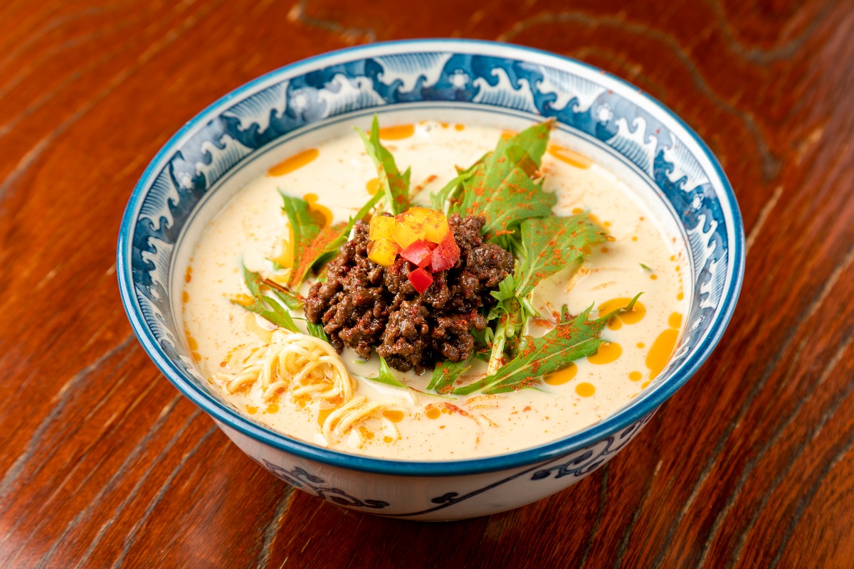 具もスープも大豆が主役の大豆ミートの担々麺1200円