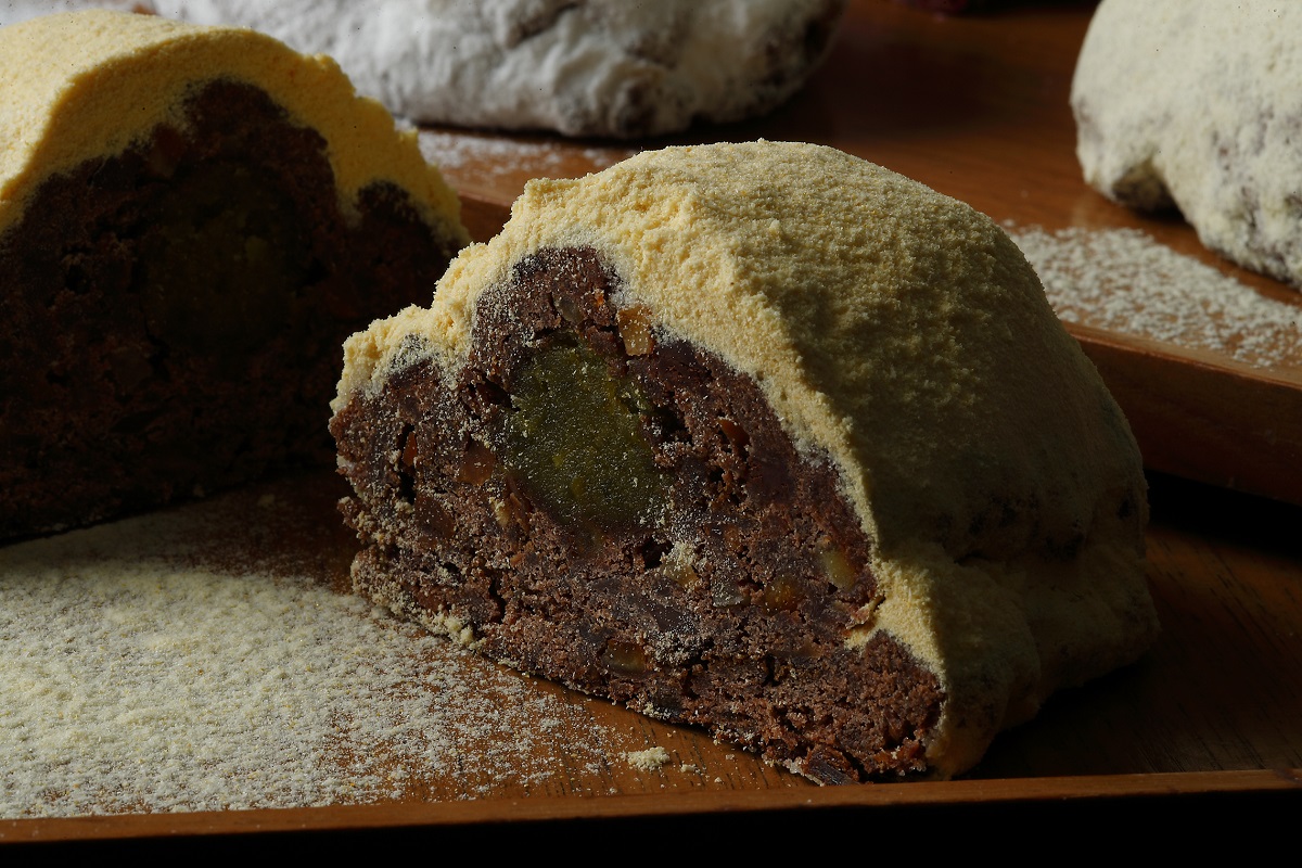 「オペラ シュトーレン」（限定300個「オペラ シュトーレン」（限定300個） 10×16×H6cm 3400円） 10×16×H6cm 3400円