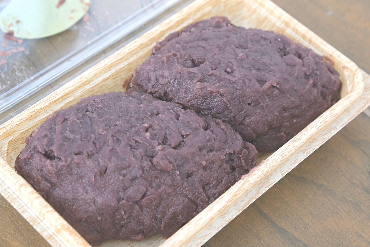 あんこがたっぷりのさいちのおはぎ