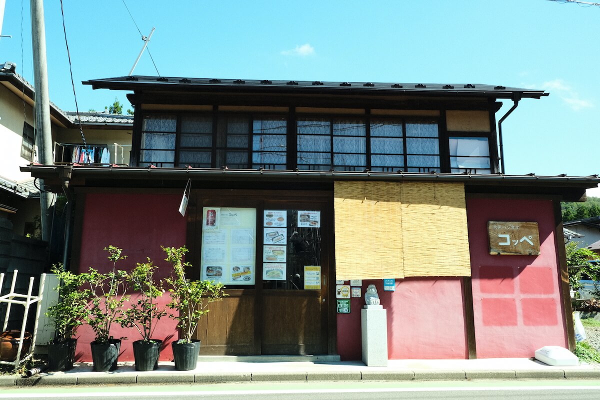 レトロなかわいらしい外観