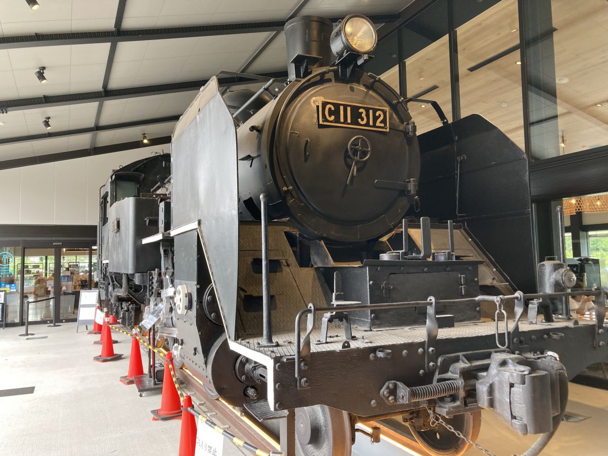 レストランの入口前に展示されているSL