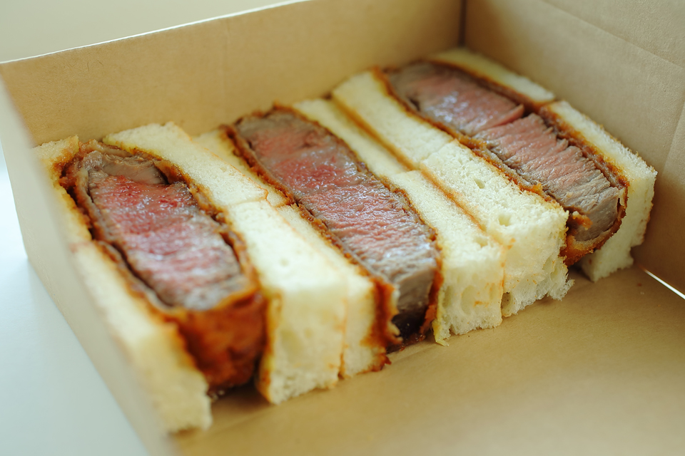 「黒毛和牛ヒレサンド」1300円